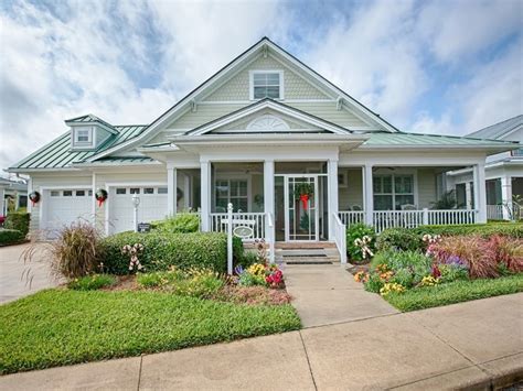 vh4r home rentals in the villages|Beautiful 3/2 House with large screened in heated .